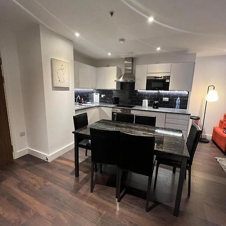 Spacious Sleep 7 Flat 20 Mins Central London Bp65 Екстер'єр фото