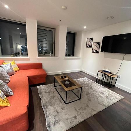Spacious Sleep 7 Flat 20 Mins Central London Bp65 Екстер'єр фото