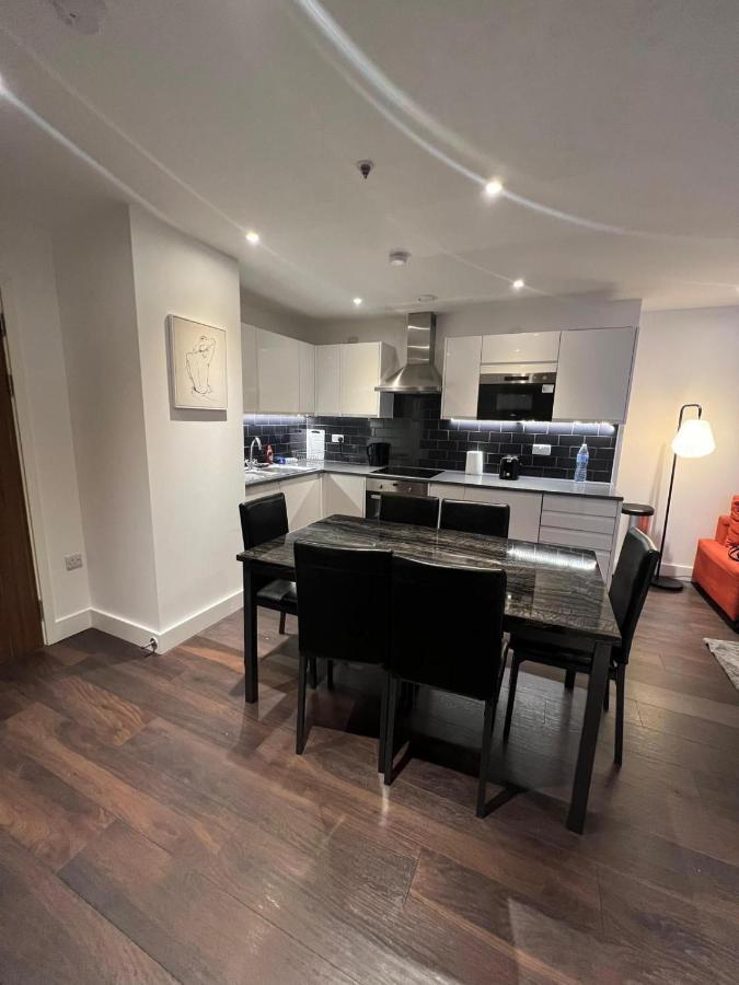 Spacious Sleep 7 Flat 20 Mins Central London Bp65 Екстер'єр фото