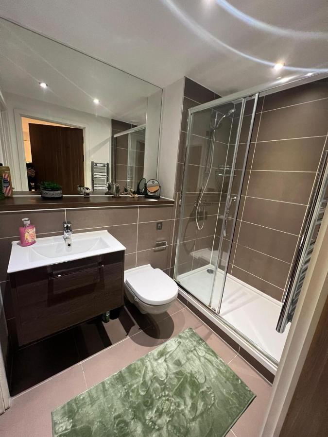 Spacious Sleep 7 Flat 20 Mins Central London Bp65 Екстер'єр фото