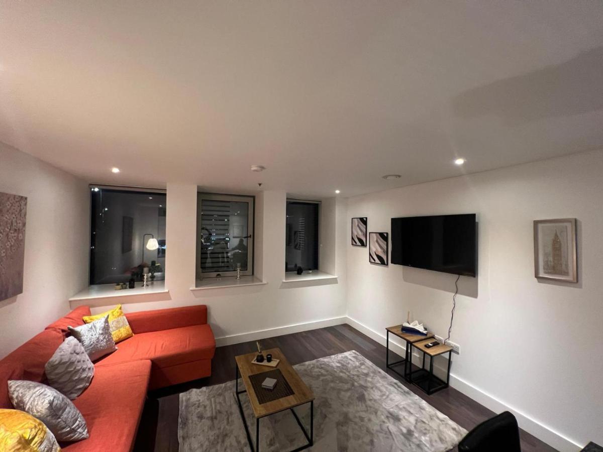 Spacious Sleep 7 Flat 20 Mins Central London Bp65 Екстер'єр фото