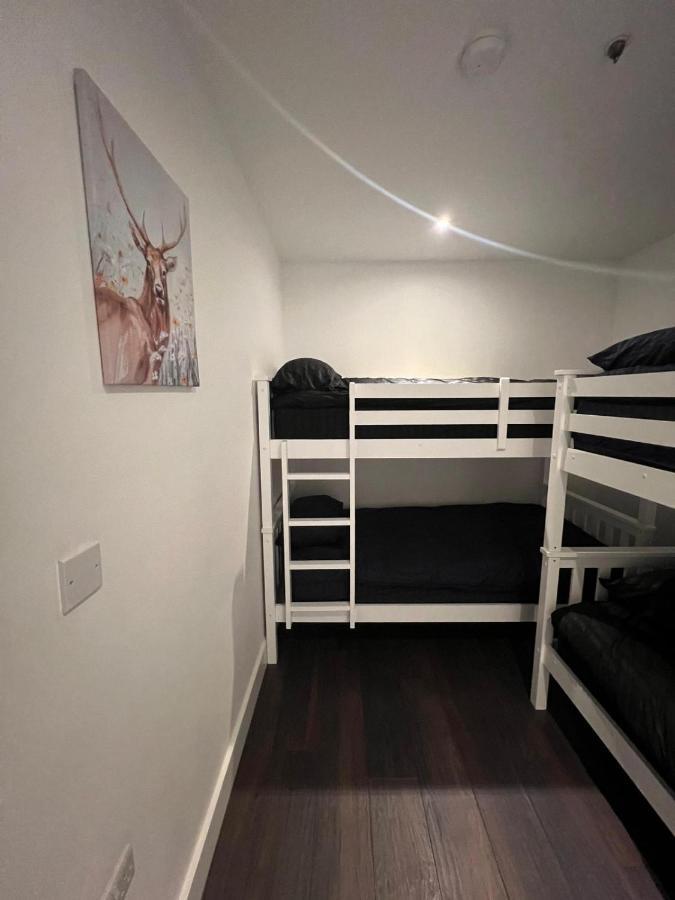 Spacious Sleep 7 Flat 20 Mins Central London Bp65 Екстер'єр фото