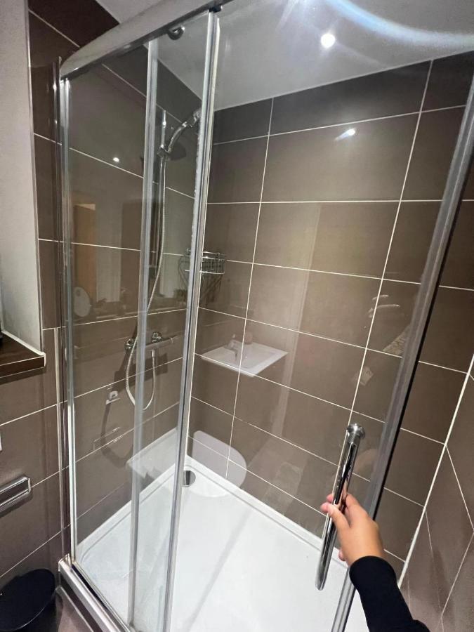 Spacious Sleep 7 Flat 20 Mins Central London Bp65 Екстер'єр фото